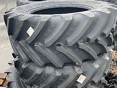 BKT 600/65R38